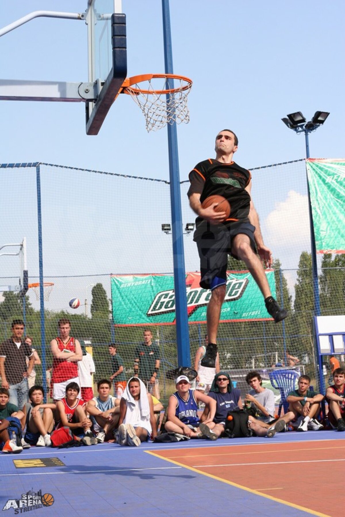 GALERIE FOTO Zece ani în 10 imagini de colecţie de la cel mai mare turneu de baschet din Bucureşti, Sport Arena Streetball!