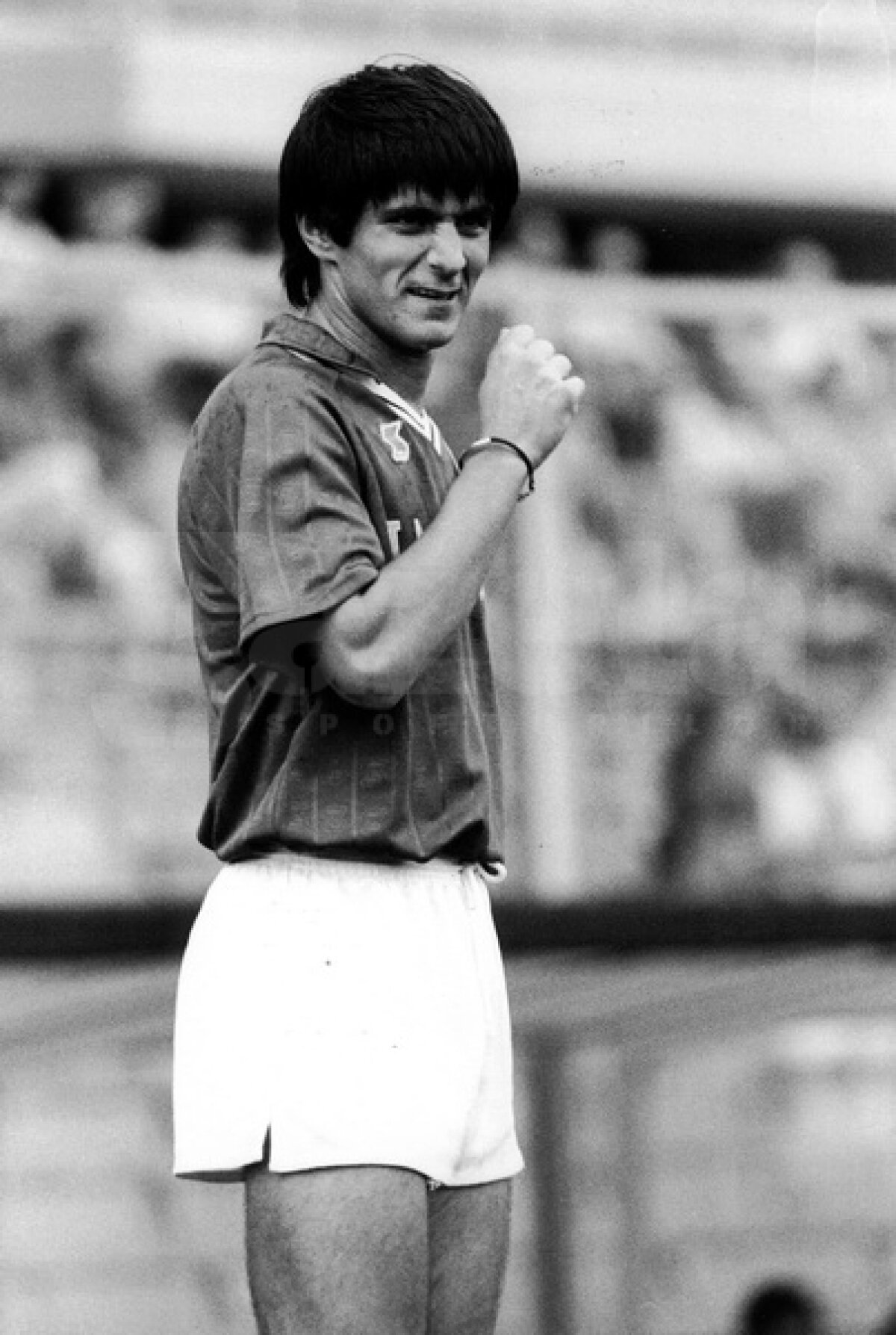 GALERIE FOTO Ziua "Fiarei" » 30 de imagini spectaculoase din cariera lui Marius Lăcătuş