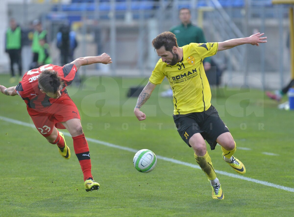 FOTO şi VIDEO FC Braşov - Astra 2-1 » Ardelenii au cîştigat 3 puncte vitale! Giurgiuvenii sînt tot mai departe de Steaua