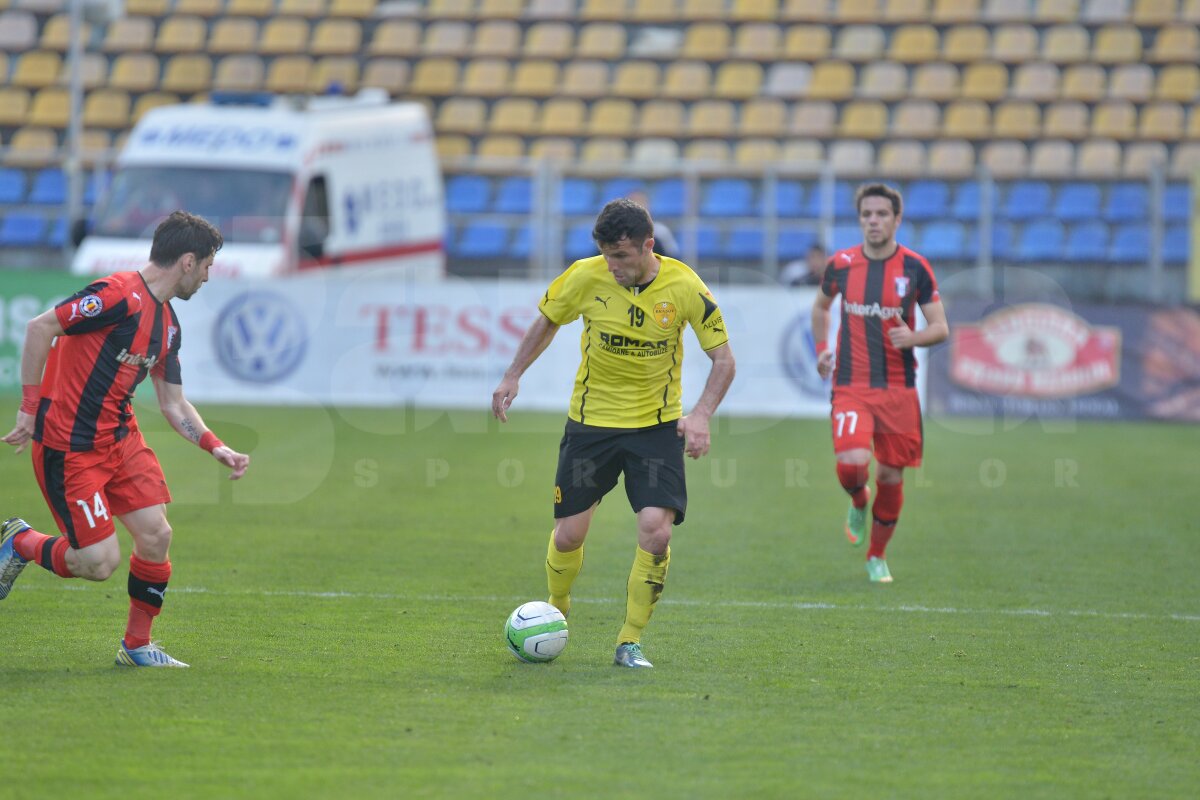FOTO şi VIDEO FC Braşov - Astra 2-1 » Ardelenii au cîştigat 3 puncte vitale! Giurgiuvenii sînt tot mai departe de Steaua