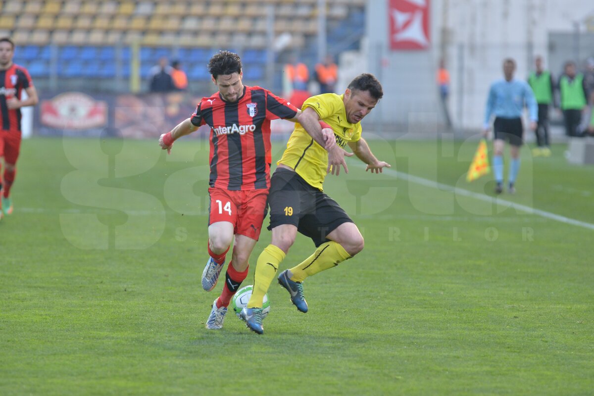 FOTO şi VIDEO FC Braşov - Astra 2-1 » Ardelenii au cîştigat 3 puncte vitale! Giurgiuvenii sînt tot mai departe de Steaua