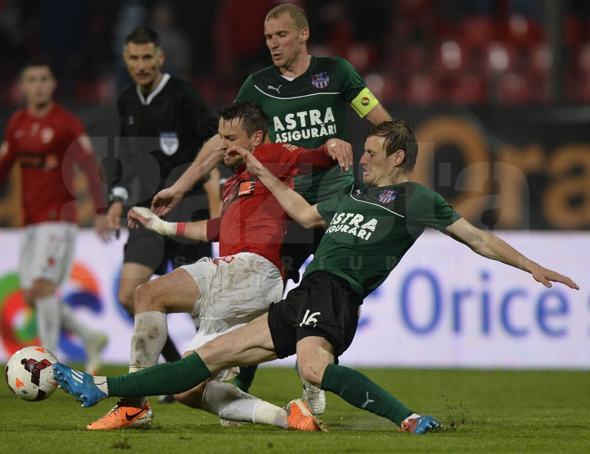 VIDEO şi FOTO Dinamo - Oţelul 3-1 » "Cîinii" revin pe locul 4