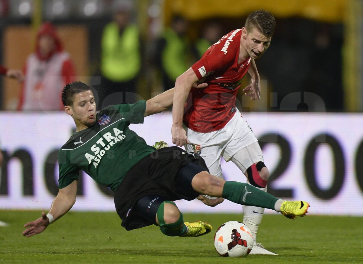 VIDEO şi FOTO Dinamo - Oţelul 3-1 » "Cîinii" revin pe locul 4