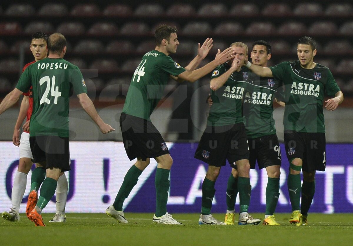 VIDEO şi FOTO Dinamo - Oţelul 3-1 » "Cîinii" revin pe locul 4