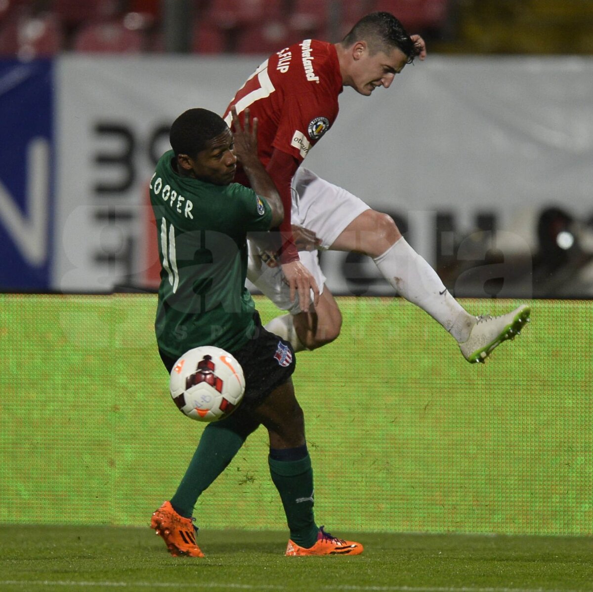 VIDEO şi FOTO Dinamo - Oţelul 3-1 » "Cîinii" revin pe locul 4