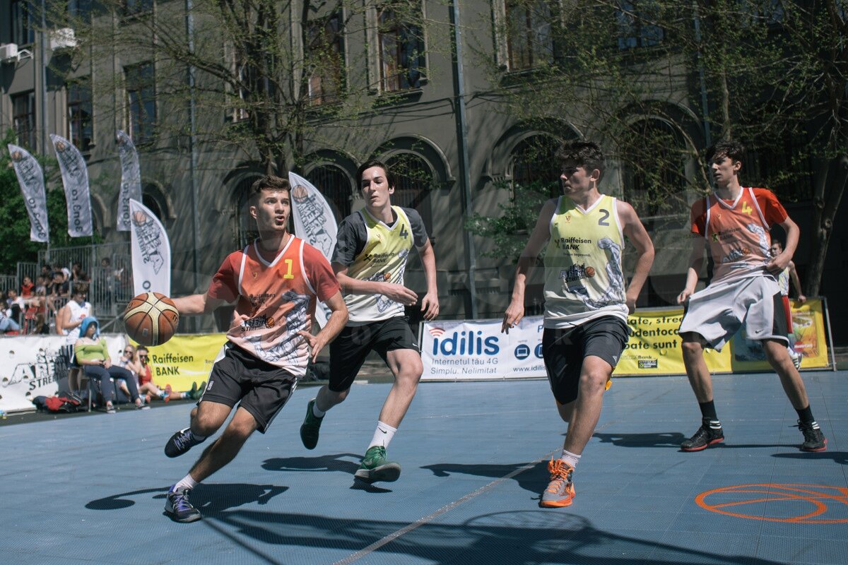 GALERIE FOTO Faze spectaculoase, coşuri de generic la prima ediţie a Cupei liceelor la baschet 3x3!