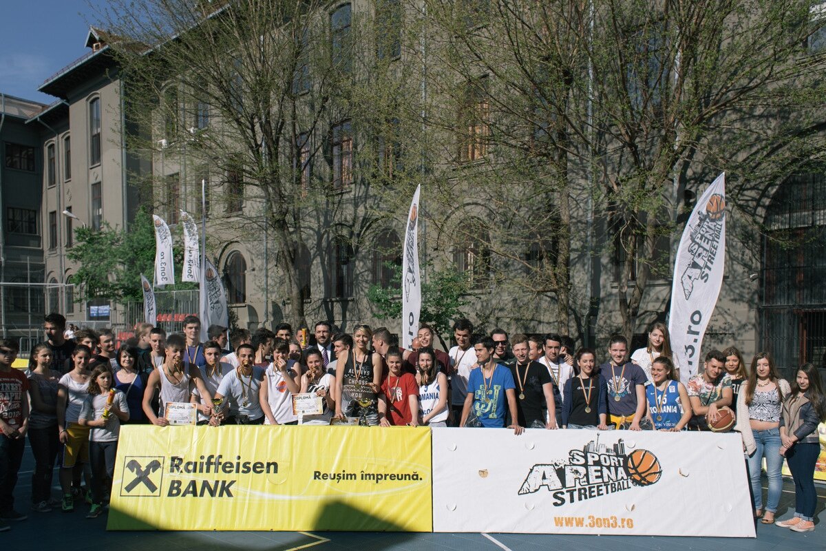 GALERIE FOTO Faze spectaculoase, coşuri de generic la prima ediţie a Cupei liceelor la baschet 3x3!