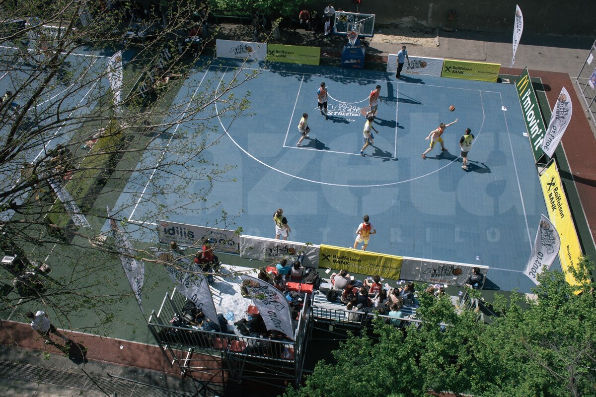 GALERIE FOTO Faze spectaculoase, coşuri de generic la prima ediţie a Cupei liceelor la baschet 3x3!