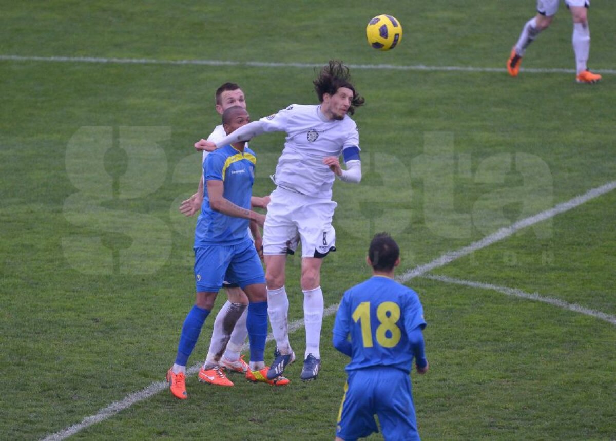 FOTO şi VIDEO Dan Alexa candidează la trofeul "Mister X" » Corona - ACS Poli 0-0
