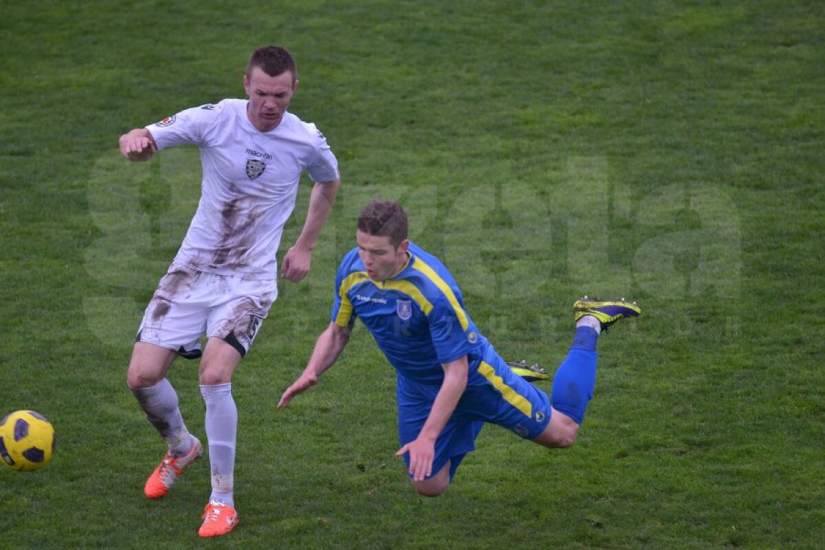 FOTO şi VIDEO Dan Alexa candidează la trofeul "Mister X" » Corona - ACS Poli 0-0