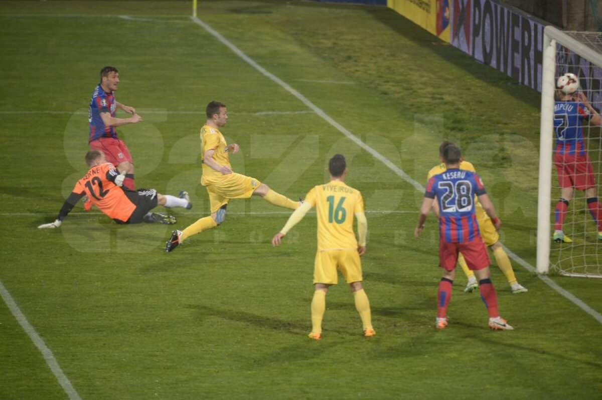 FOTO şi VIDEO Lovitura "greviştilor" » Vasluienii au învins Steaua în Ghencea, scor 1-0, prima înfrîngere a campioanei în acest sezon
