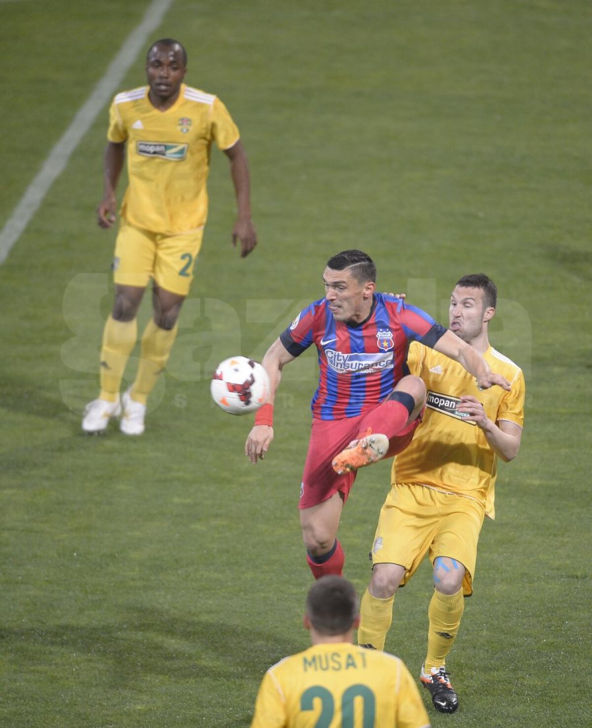 FOTO şi VIDEO Lovitura "greviştilor" » Vasluienii au învins Steaua în Ghencea, scor 1-0, prima înfrîngere a campioanei în acest sezon