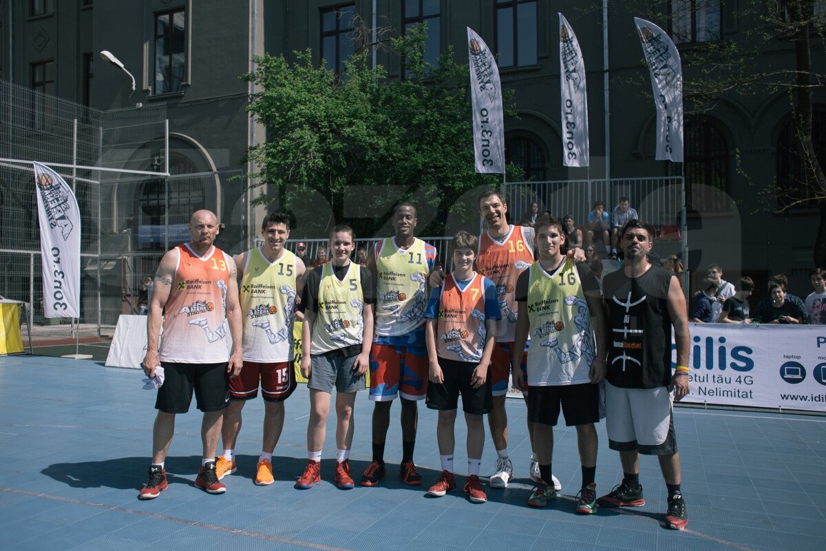 GALERIE FOTO Bogdan Stelea şi Virgil Stănescu şi-au amintit la Sport Arena despre perioada în care erau liceeni