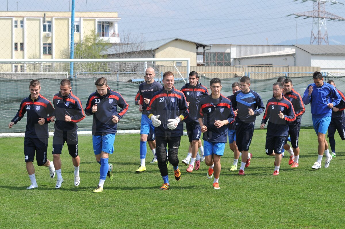 FOTO UPDATE: Corona Braşov s-a despărţit de Ionel Gane » Cine este noul antrenor al ultimei clasate