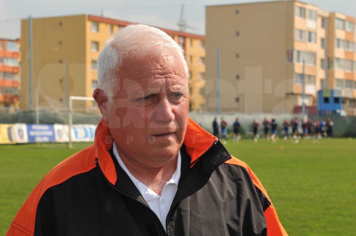 FOTO UPDATE: Corona Braşov s-a despărţit de Ionel Gane » Cine este noul antrenor al ultimei clasate