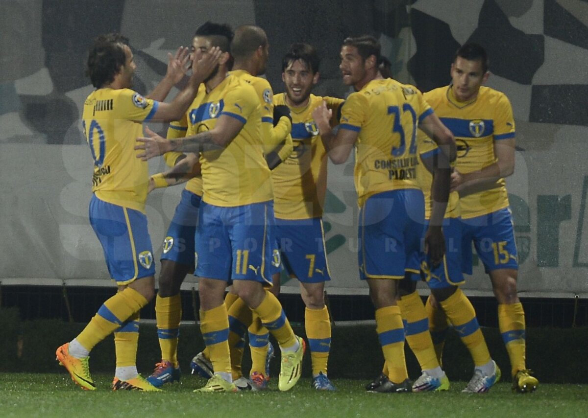 FOTO Astra - Petrolul 2-1 » Paul Papp îi califică pe giurgiuveni în finală cu un gol din ofsaid în ultimul minut