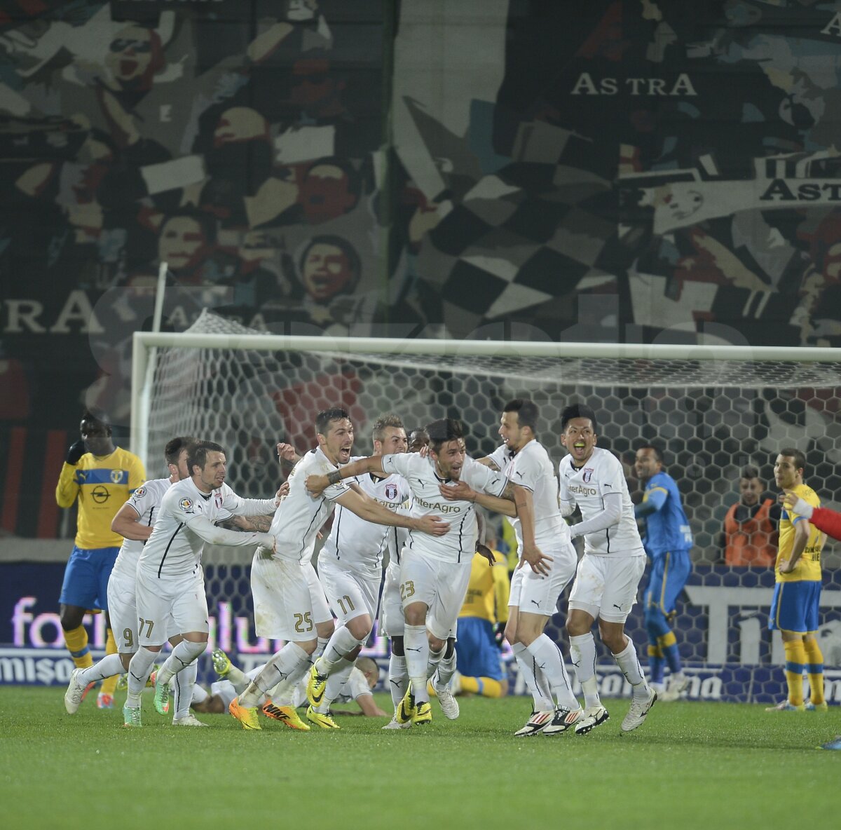 FOTO Astra - Petrolul 2-1 » Paul Papp îi califică pe giurgiuveni în finală cu un gol din ofsaid în ultimul minut