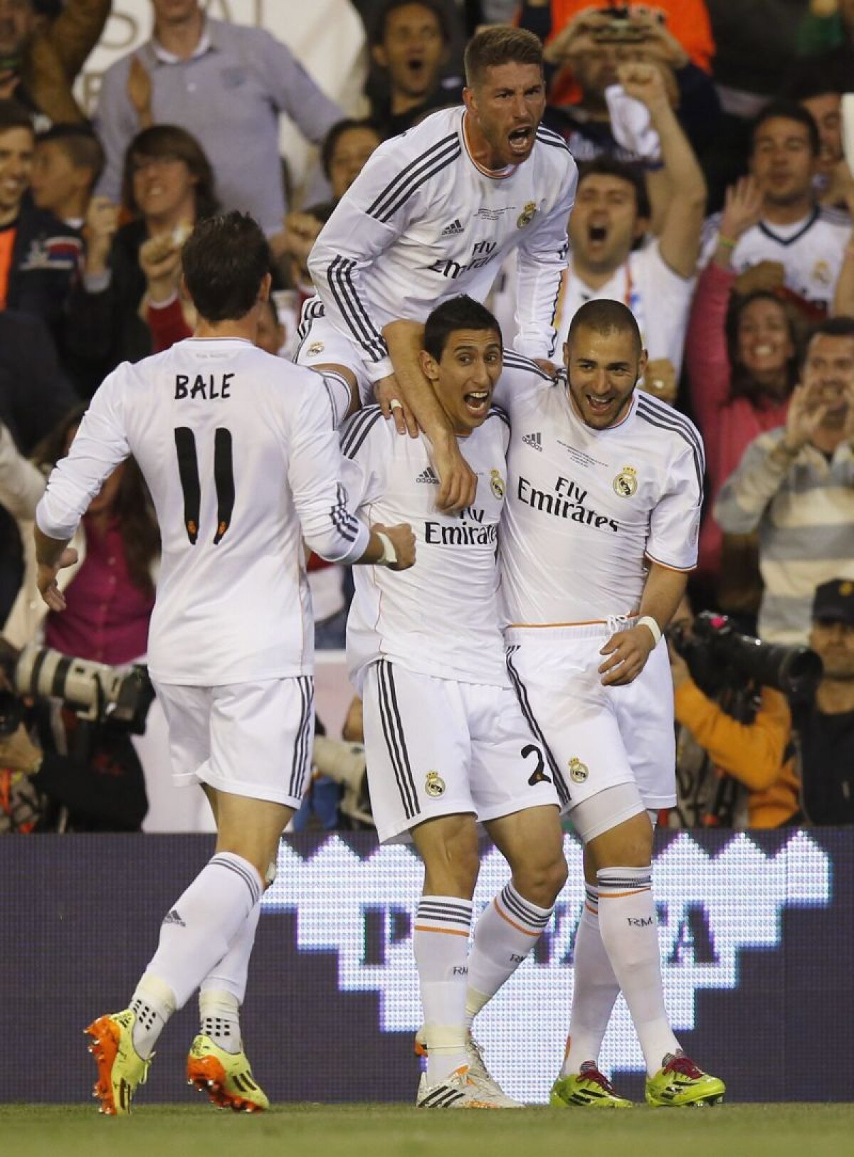 VIDEO&FOTO Real Madrid a cîştigat Cupa Regelui după ce a învins-o pe Barcelona, 2-1! Gareth Bale, cursă fabuloasă de peste 40 de metri