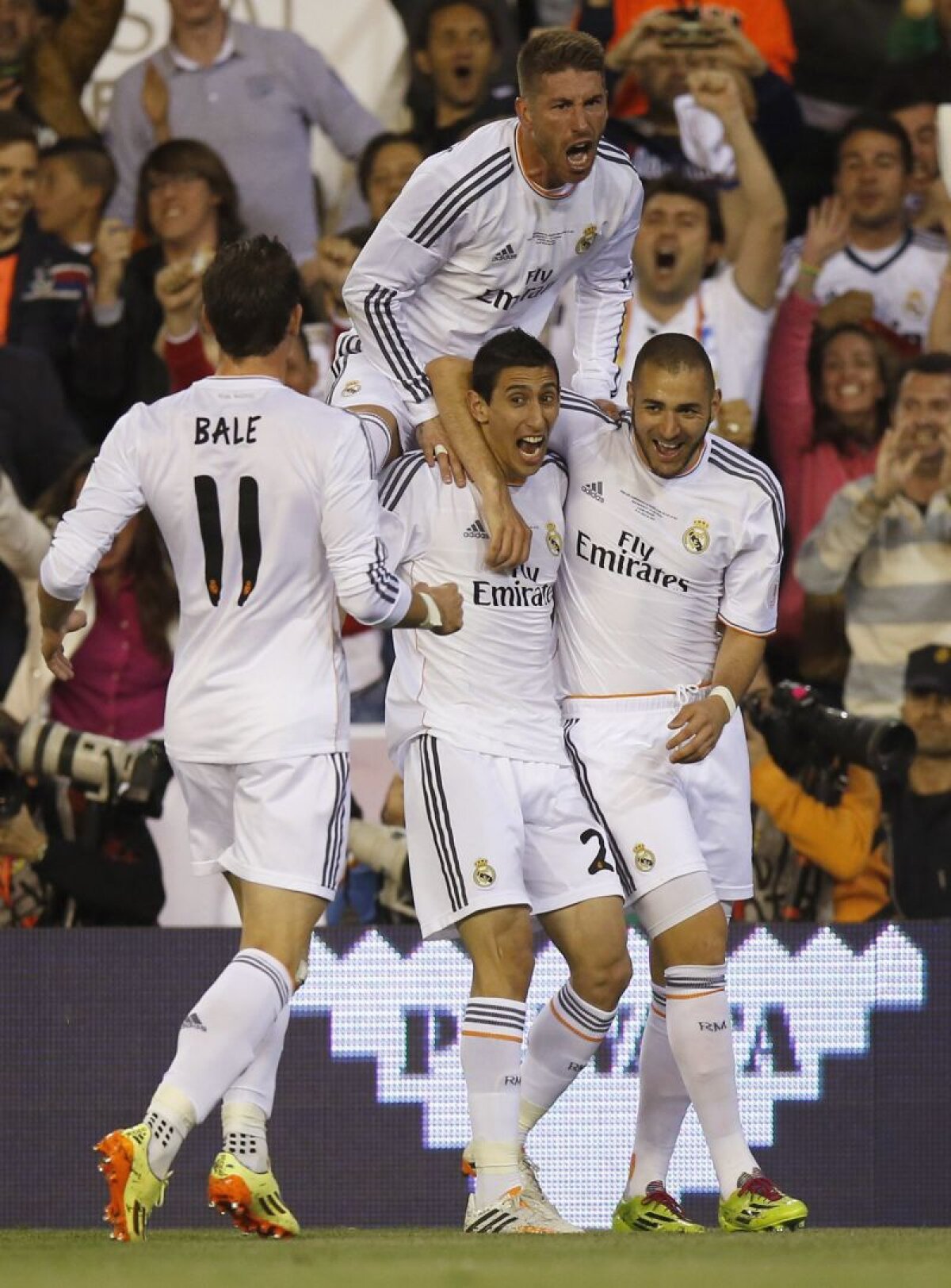 VIDEO&FOTO Real Madrid a cîştigat Cupa Regelui după ce a învins-o pe Barcelona, 2-1! Gareth Bale, cursă fabuloasă de peste 40 de metri