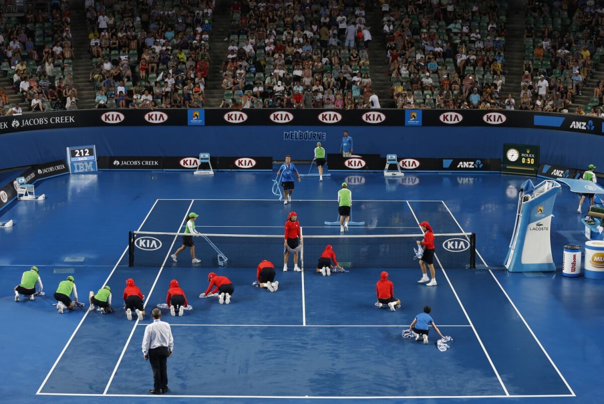 FOTO Ploaia universală » Chiar şi cele mai mari turnee depind de capriciile vremii