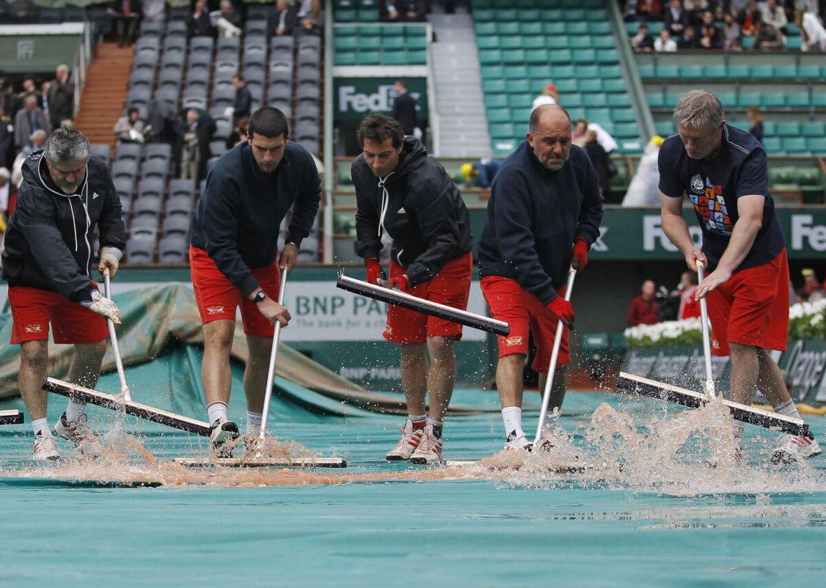 FOTO Ploaia universală » Chiar şi cele mai mari turnee depind de capriciile vremii