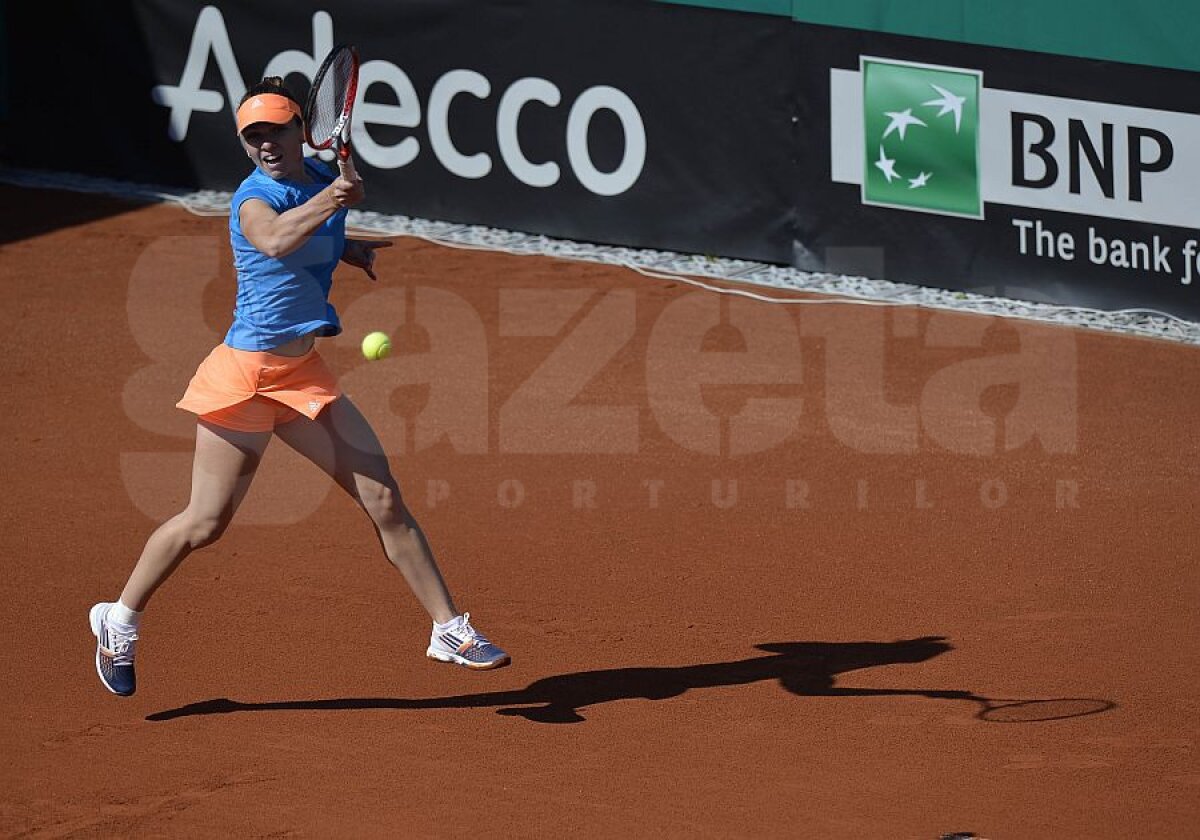 FOTO Bravo, fetelor! Sorana Cîrstea aduce al treilea punct cu Serbia şi califică România în Grupa Mondială II