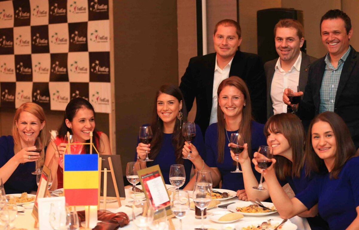 FOTO Sărbătoare pe zgură » Simona, Sorana, Irina şi Monica au trecut prin toate stările în barajul cu Serbia