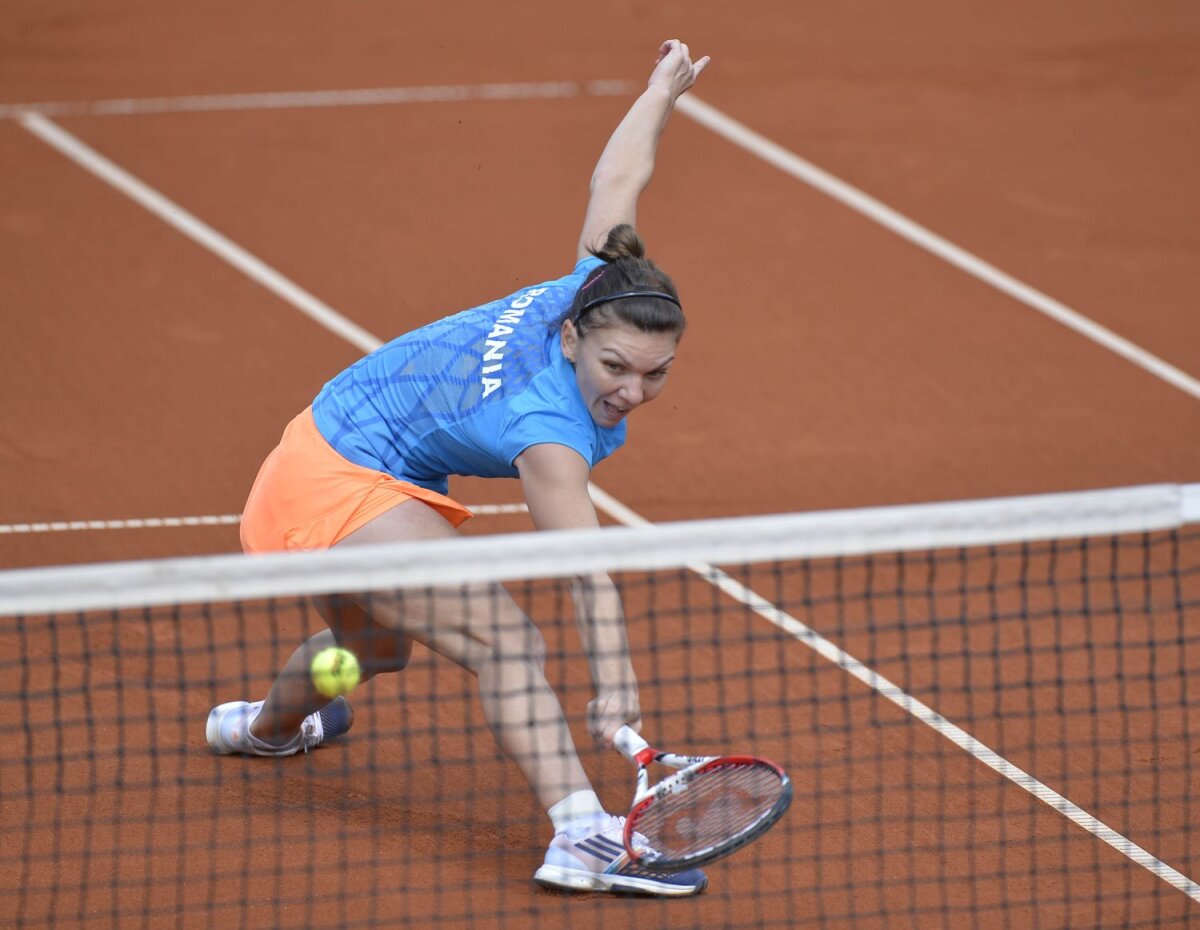 FOTO Sărbătoare pe zgură » Simona, Sorana, Irina şi Monica au trecut prin toate stările în barajul cu Serbia