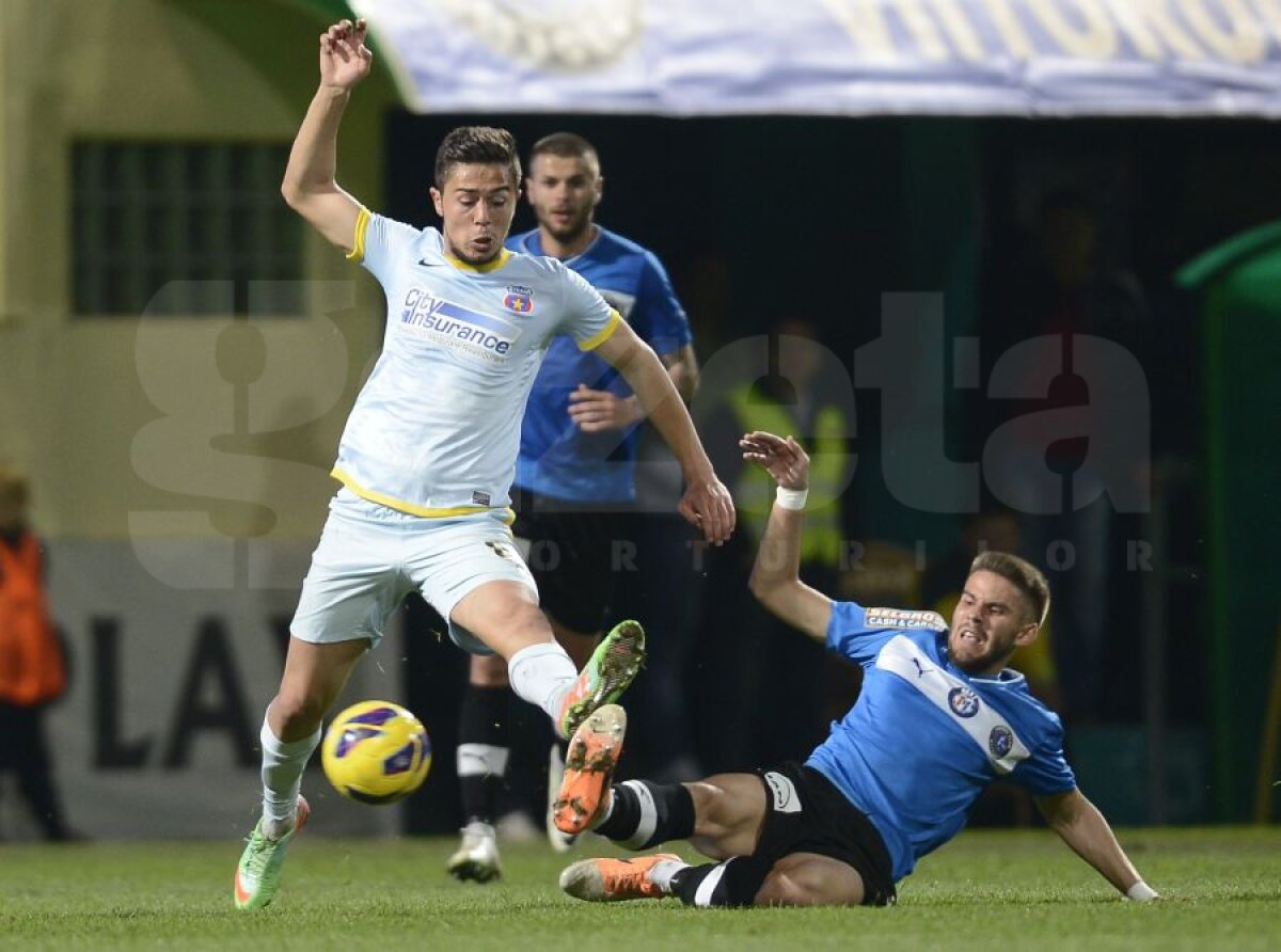 FOTO şi VIDEO Puştii lui Hagi, puşi la colţ » Steaua n-a avut milă şi a zdrobit-o pe Viitorul, scor 3-0