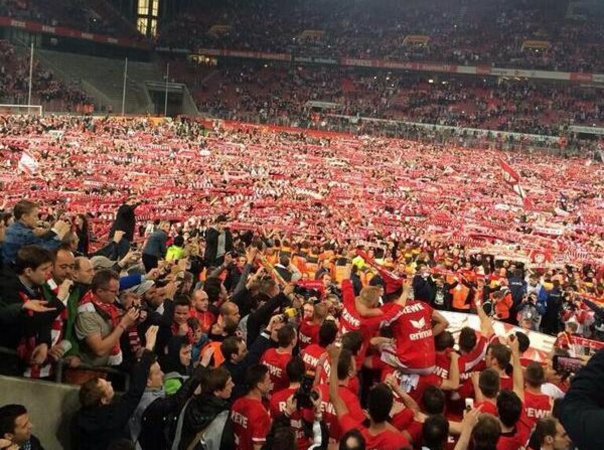 GALERIE FOTO&VIDEO » Lecţie de devotament! FC Koln a promovat în Bundesliga, iar fanii au oferit un spectacol incredibil
