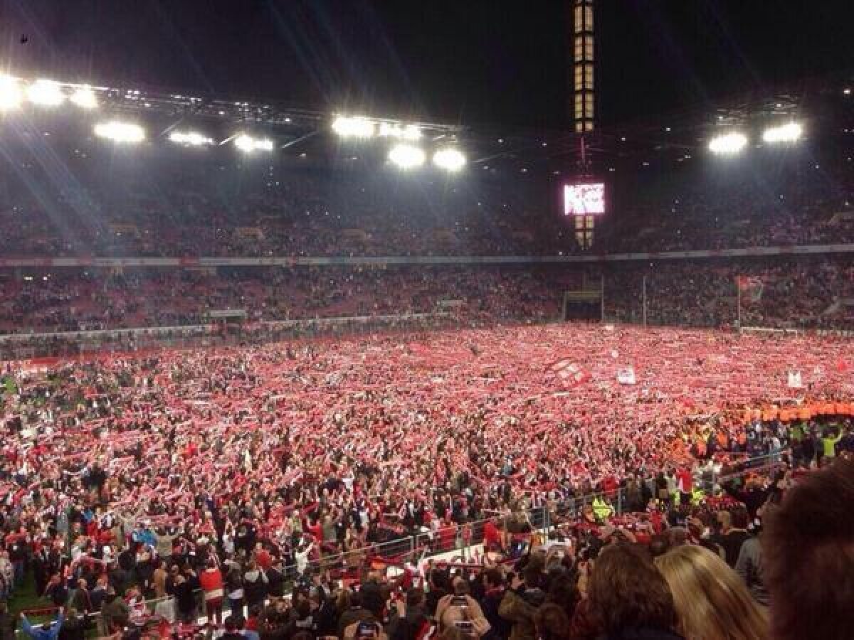 GALERIE FOTO&VIDEO » Lecţie de devotament! FC Koln a promovat în Bundesliga, iar fanii au oferit un spectacol incredibil