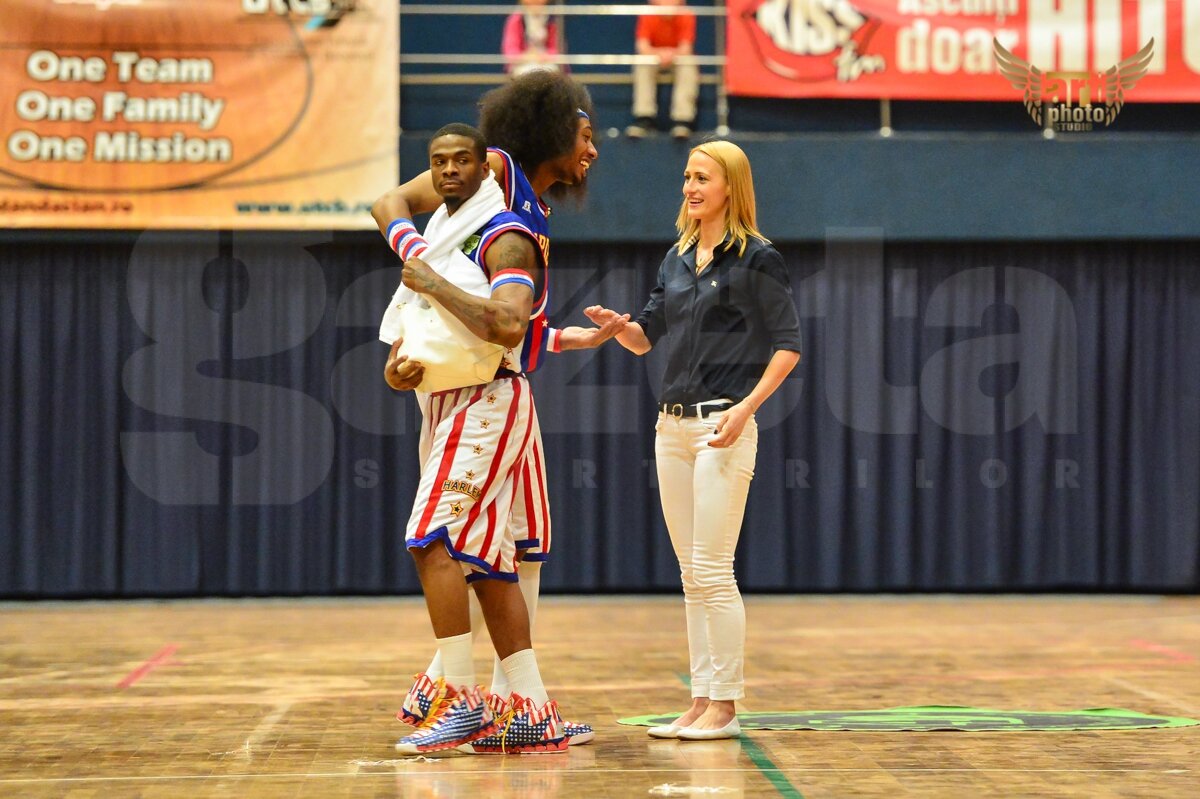 GALERIE FOTO Baschetbaliştii de la Harlem Globetrotters au făcut un spectacol plin de surprize la Polivalentă!