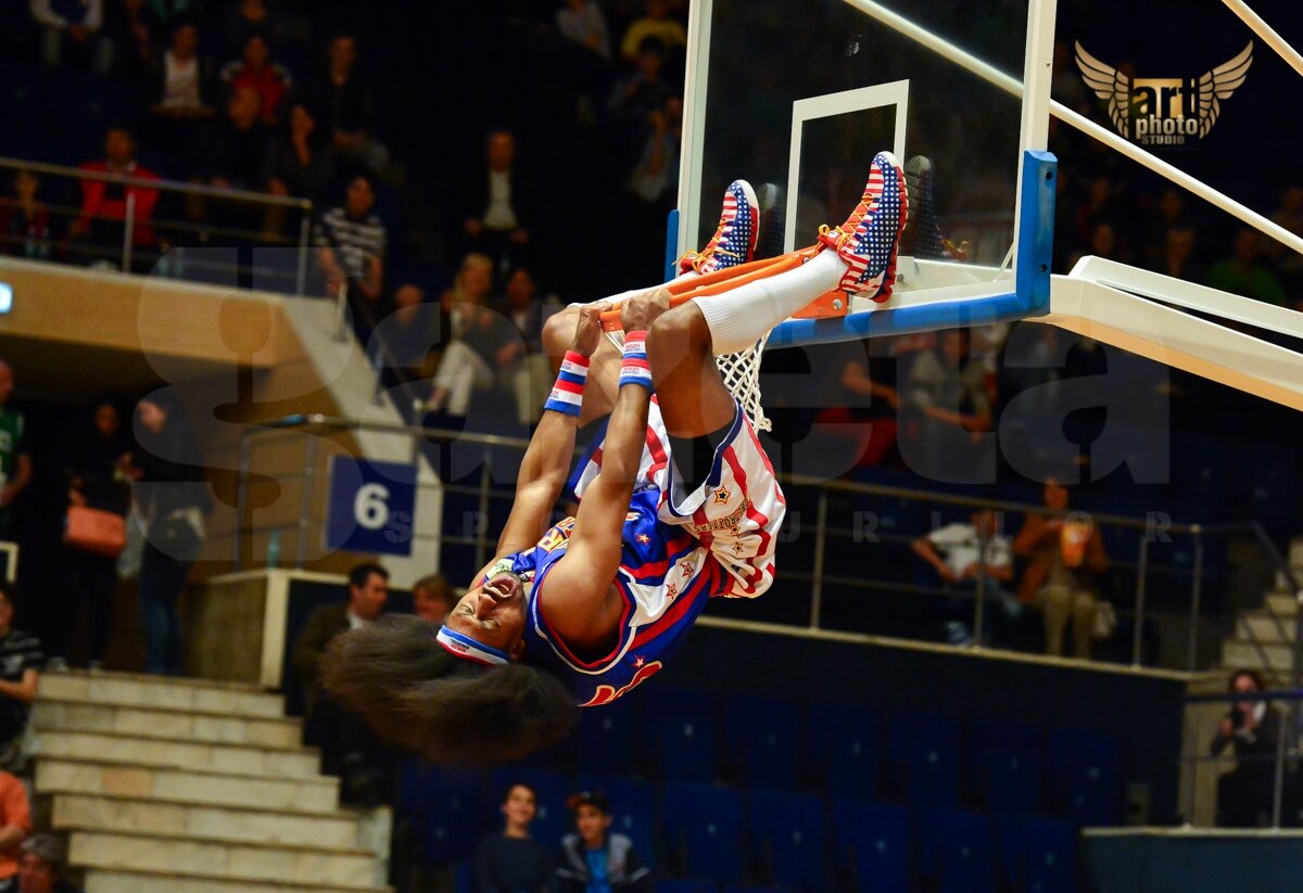 GALERIE FOTO Baschetbaliştii de la Harlem Globetrotters au făcut un spectacol plin de surprize la Polivalentă!