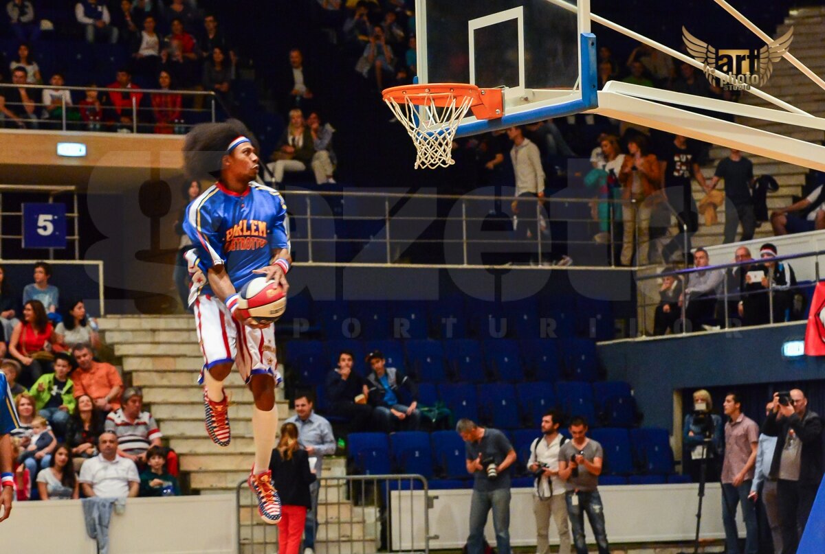 GALERIE FOTO Baschetbaliştii de la Harlem Globetrotters au făcut un spectacol plin de surprize la Polivalentă!