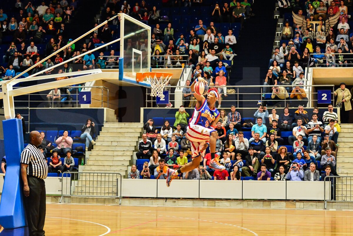 GALERIE FOTO Baschetbaliştii de la Harlem Globetrotters au făcut un spectacol plin de surprize la Polivalentă!