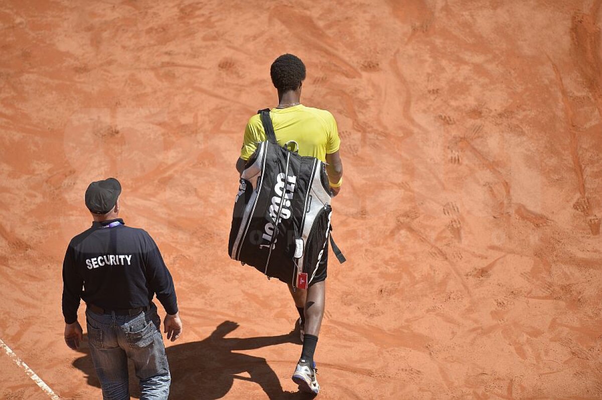 FOTO Spectacol oprit » Gael Monfils a abandonat, Grigor Dimitrov merge în finala BRD Năstase-Ţiriac Trophy