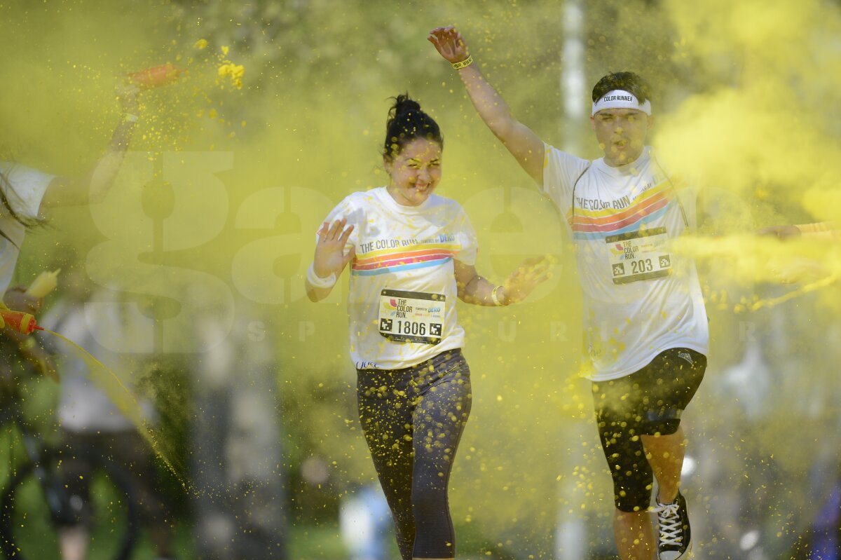 FOTO Distracţie, culoare şi voie bună la The Color Run Bucureşti! Vezi o galerie FOTO de la cursa de azi