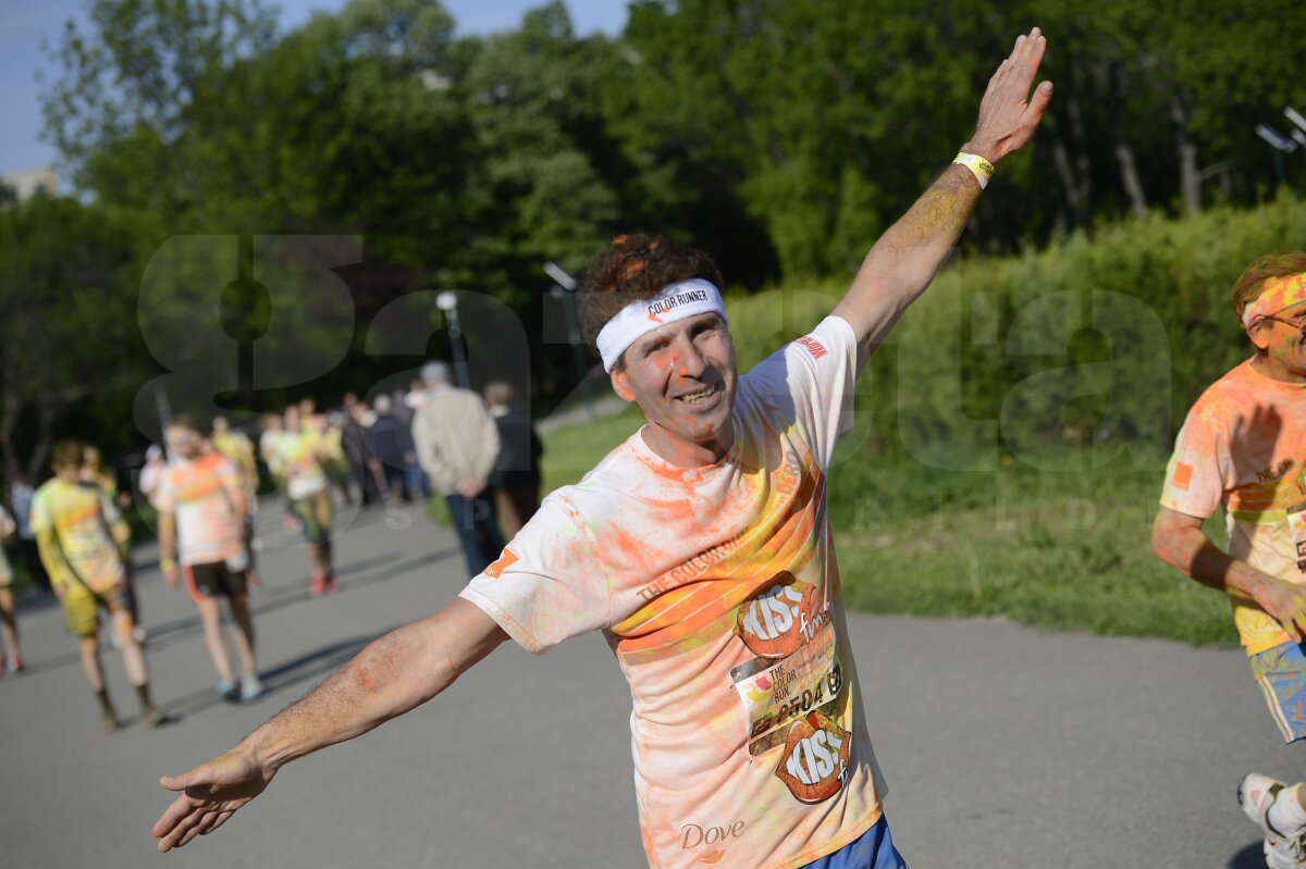 FOTO Distracţie, culoare şi voie bună la The Color Run Bucureşti! Vezi o galerie FOTO de la cursa de azi