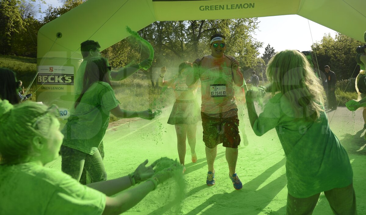 FOTO Distracţie, culoare şi voie bună la The Color Run Bucureşti! Vezi o galerie FOTO de la cursa de azi
