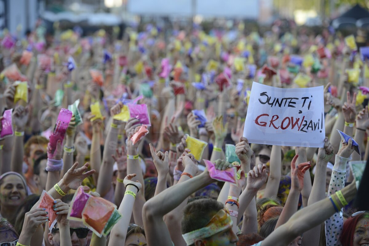 FOTO Distracţie, culoare şi voie bună la The Color Run Bucureşti! Vezi o galerie FOTO de la cursa de azi