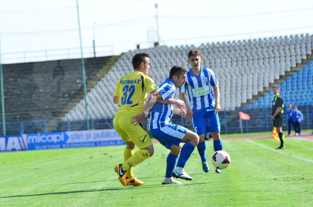 FOTO Pas mare spre Liga 1 făcut de CS U Craiova! Oltenii au învins-o pe Gloria Bistriţa, 1-0