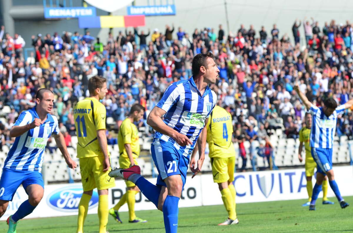 FOTO Pas mare spre Liga 1 făcut de CS U Craiova! Oltenii au învins-o pe Gloria Bistriţa, 1-0
