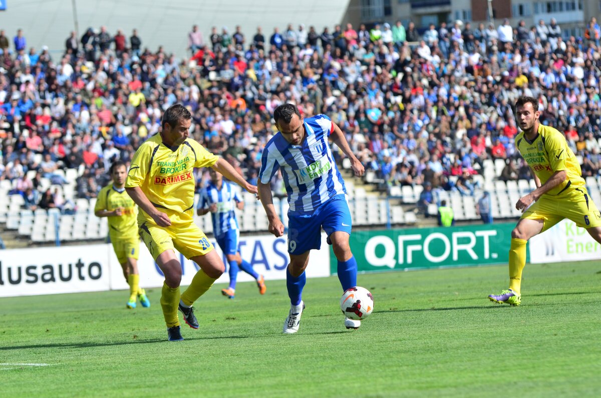 FOTO Pas mare spre Liga 1 făcut de CS U Craiova! Oltenii au învins-o pe Gloria Bistriţa, 1-0