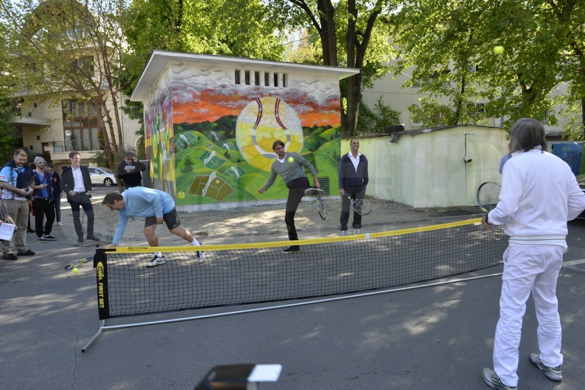 GALERIE FOTO Tenis în stradă » Ivanisevici, Pioline, Năstase şi Pavel au jucat pe-o stradă din Cotroceni!