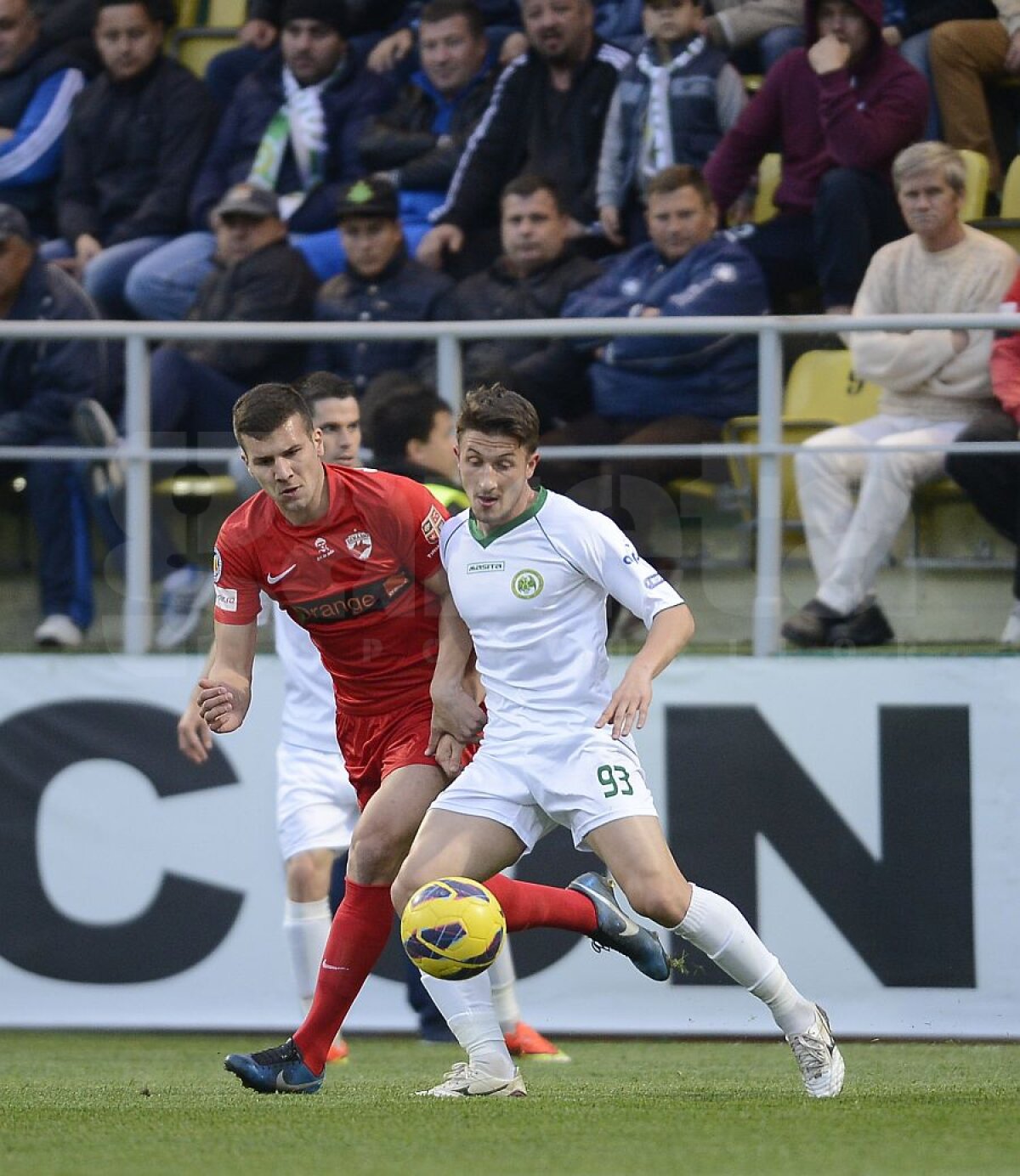 VIDEO+FOTO Dinamo se desprinde spre Europa » 3-1 cu Chiajna şi 4 puncte avans faţă de FC Vaslui