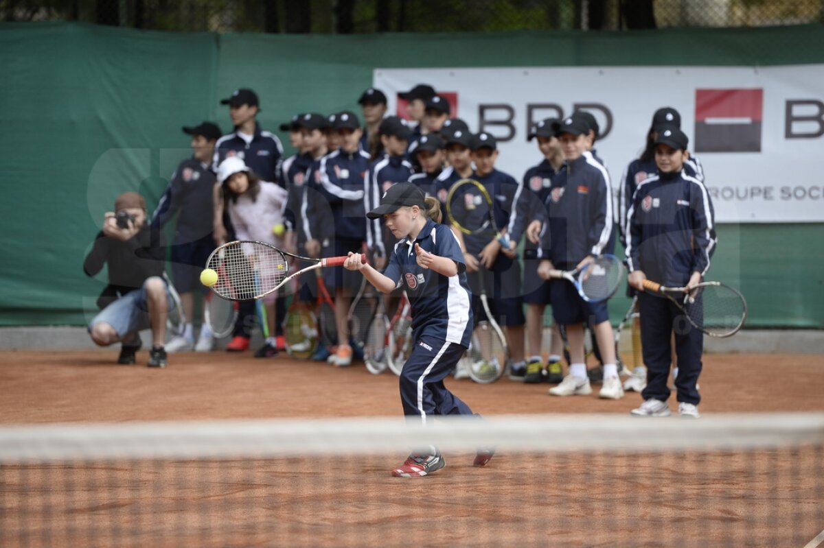 GALERIE FOTO Şi-au întîlnit idolii » Surpriză din partea Gazetei Sporturilor pentru copiii de mingi de la BRD Trophy