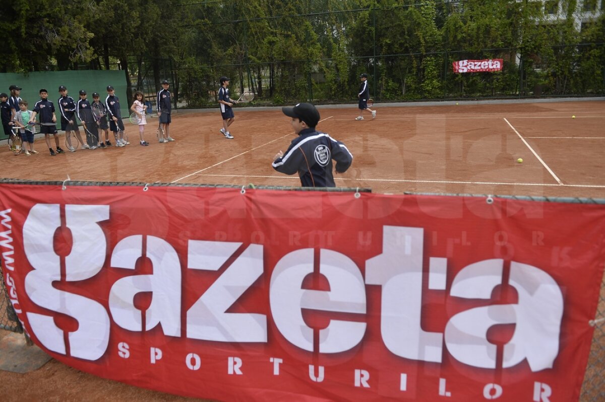 GALERIE FOTO Şi-au întîlnit idolii » Surpriză din partea Gazetei Sporturilor pentru copiii de mingi de la BRD Trophy