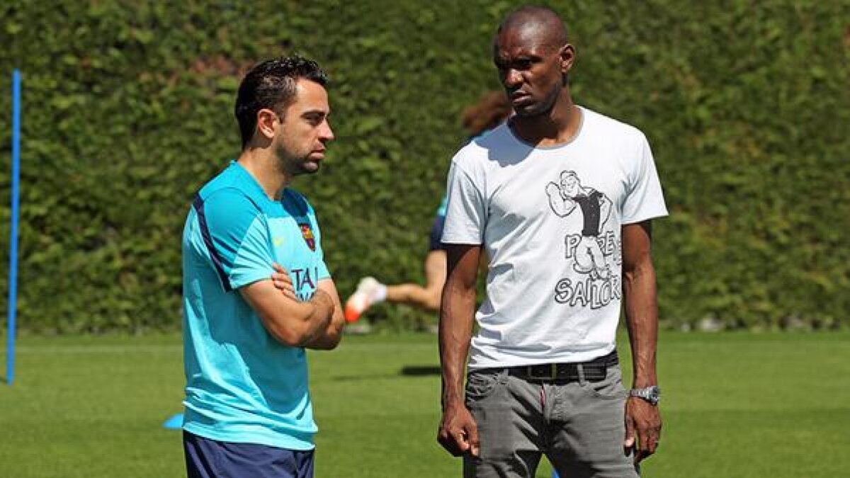 VIDEO Nu a vrut să-i lase singuri în momentele grele » Eric Abidal e la Barcelona, pentru a fi alături de foştii colegi