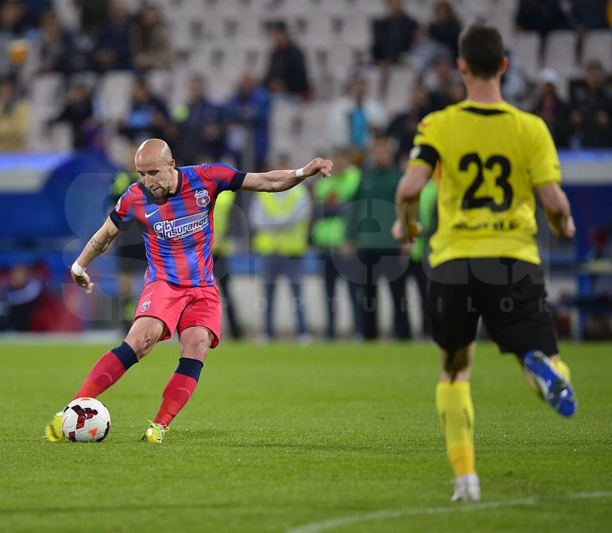 VIDEO+FOTO Cu o mînă pe titlu » Steaua a învins-o pe FC Braşov, 3-0, şi rămîne la 9 puncte de Astra