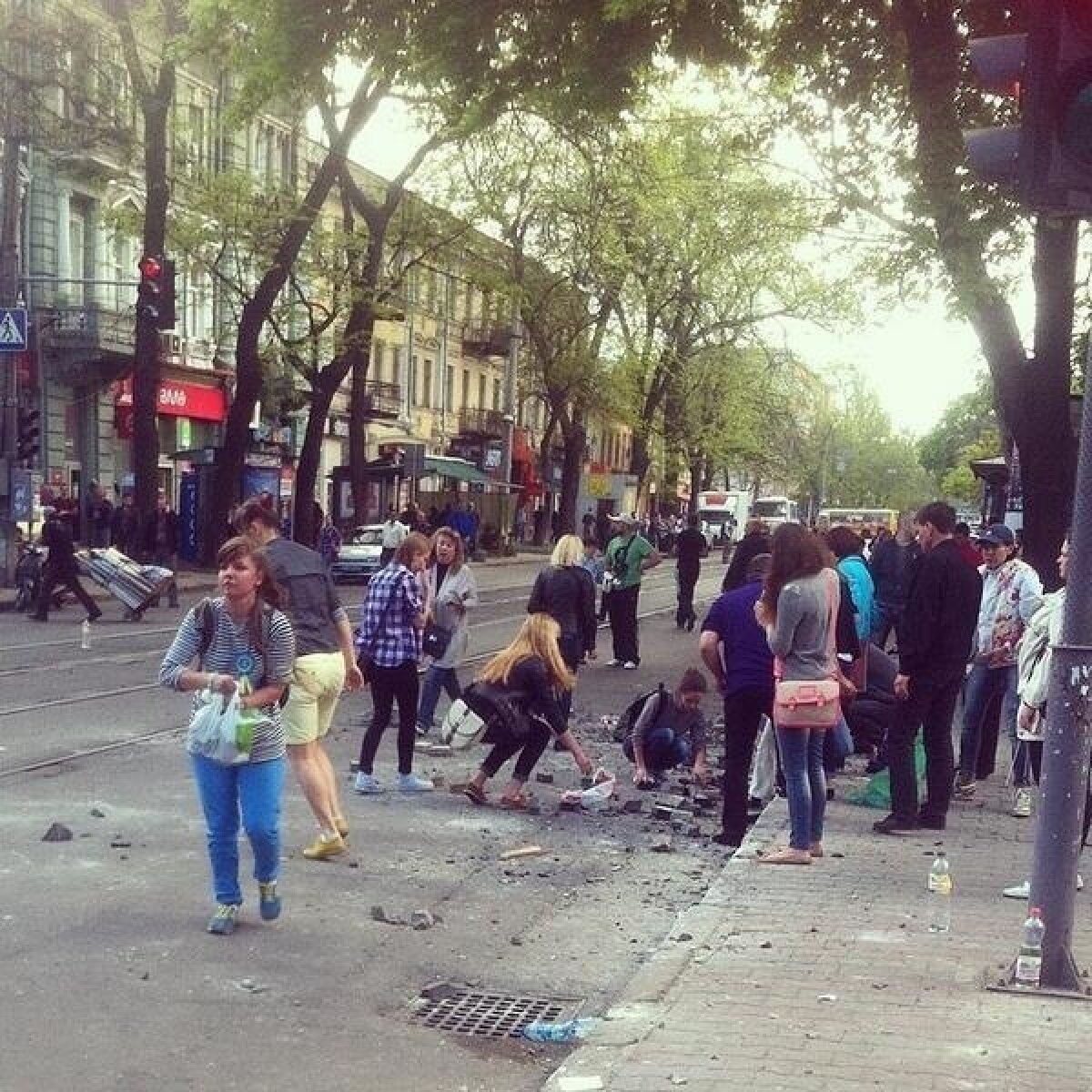 VIDEO + FOTO 42 de morţi la un marş al fanilor în Ucraina »  Primele imagini de la luptele de stradă